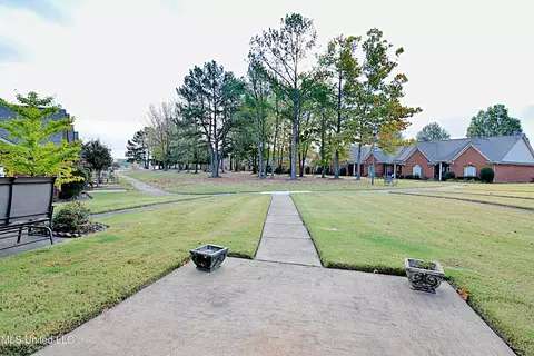 815 Cardinal Ln, Hernando, MS 38632 photo 2