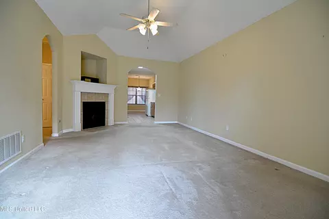815 Cardinal Ln, Hernando, MS 38632 photo 4