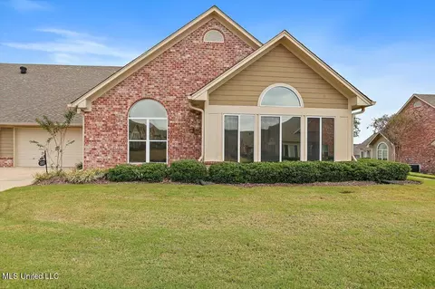330 Sweetwater Dr, Pearl, MS 39208