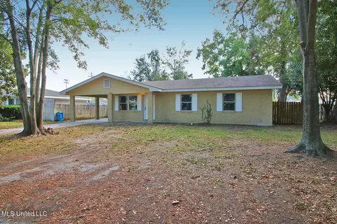 3310 Middle Ave, Pascagoula, MS 39581