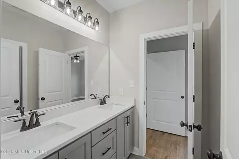 Entry Way - 9069 Bennett Trl, Hernando, MS 38632 photo 2 of 3