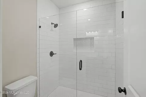 Bath - 9069 Bennett Trl, Hernando, MS 38632 photo 3 of 4