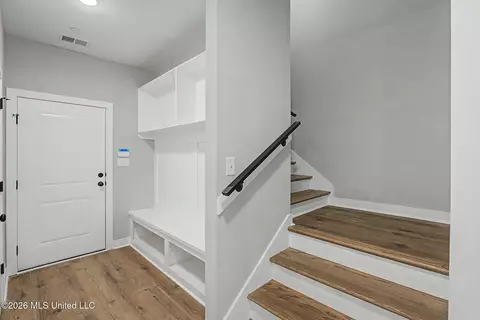 Entry Way - 9069 Bennett Trl, Hernando, MS 38632 photo 3 of 3
