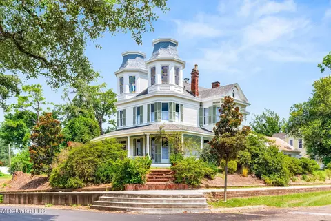 300 Linton Ave, Natchez, MS 39120