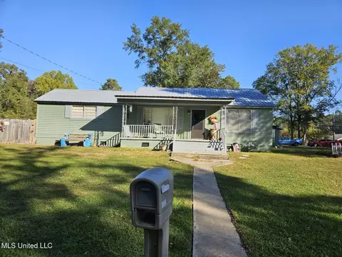 137 Anderson St, Quitman, MS 39355