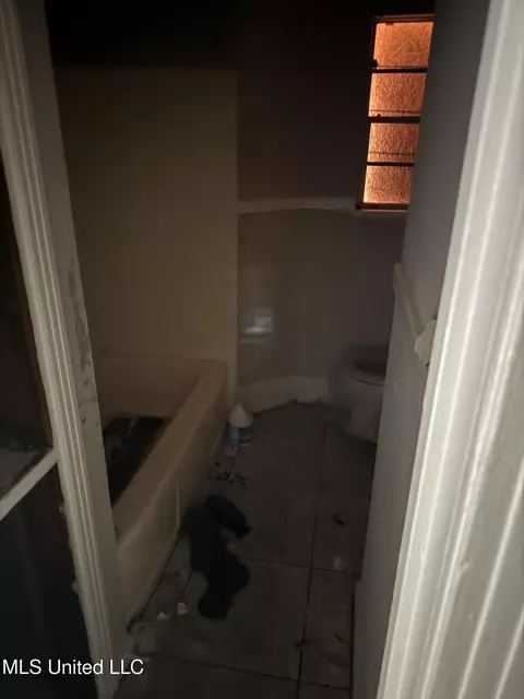 Bath - 2667 Key St, Jackson, MS 39212 photo 4 of 4
