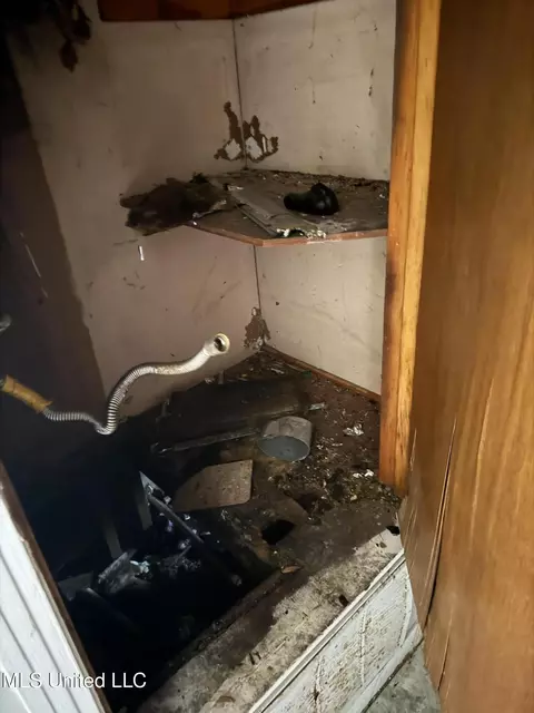 Bath - 2667 Key St, Jackson, MS 39212 photo 1 of 4