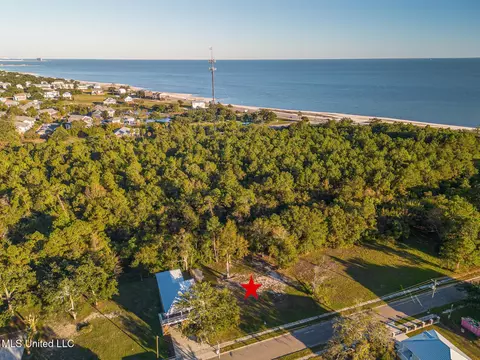132 Markham Dr, Long Beach, MS 39560 photo 2