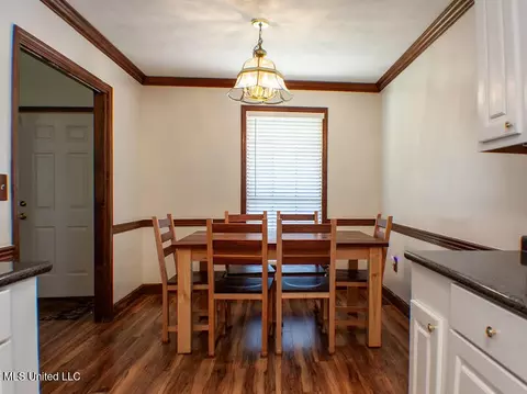 Dining - 114 Harbor Rd, Madison, MS 39110 photo 1 of 1