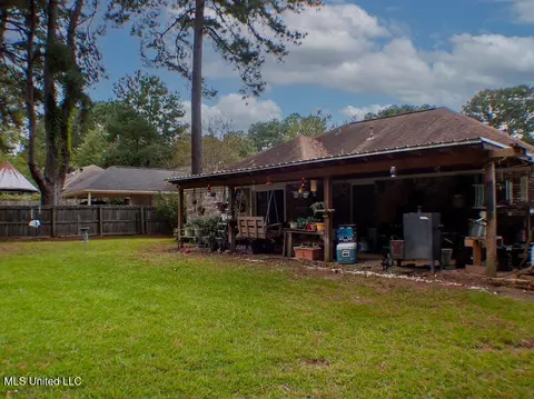 Exterior - 114 Harbor Rd, Madison, MS 39110 photo 3 of 4