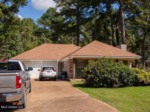 Exterior - 114 Harbor Rd, Madison, MS 39110 photo 2 of 4