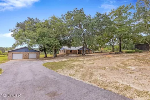 7133 Lee Haven Rd, Pass Christian, MS 39571