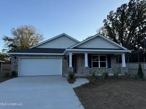 17989 Tingle Dr, Gulfport, MS 39503