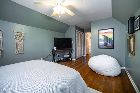 Bedroom - 4840 Shadowwood Dr, Jackson, MS 39211 photo 4 of 8