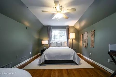 Bedroom - 4840 Shadowwood Dr, Jackson, MS 39211 photo 5 of 8