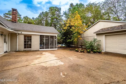 Exterior - 4840 Shadowwood Dr, Jackson, MS 39211 photo 1 of 10
