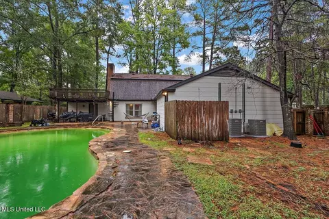 Exterior - 5405 Kaywood Dr, Jackson, MS 39211 photo 7 of 8