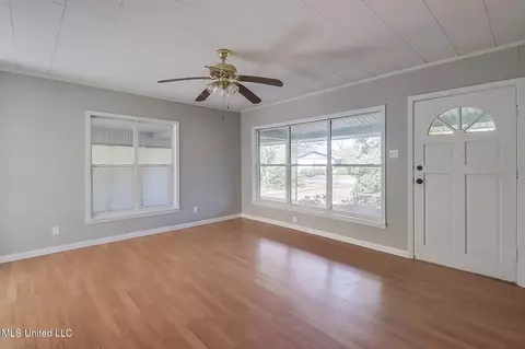 620 W Border Ave, Wiggins, MS 39577 photo 4