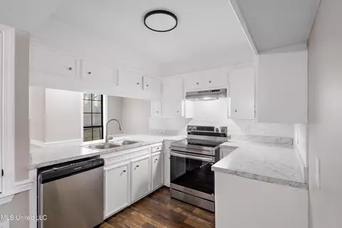 144 Brookleigh Pl, Byram, MS 39272 photo 4