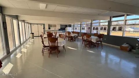 Dining - 818 Marion Blvd, Forest, MS 39074 photo 1 of 2