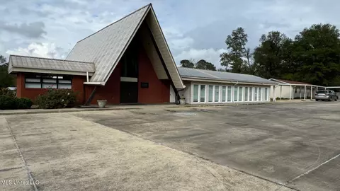 818 Marion Blvd, Forest, MS 39074