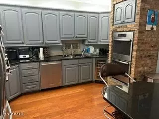 10 Robinwood Pl, Jackson, MS 39211 photo 5