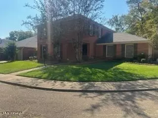 10 Robinwood Pl, Jackson, MS 39211 photo 2