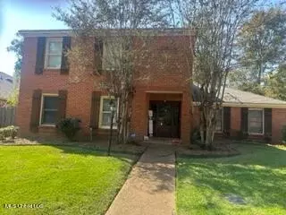 10 Robinwood Pl, Jackson, MS 39211