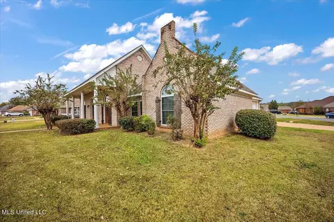 Exterior - 194 Holmar Dr, Brandon, MS 39047 photo 8 of 11