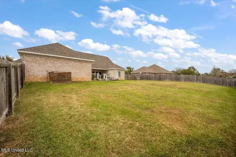 Exterior - 194 Holmar Dr, Brandon, MS 39047 photo 6 of 11