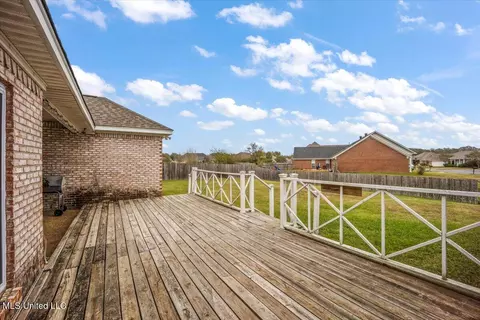 Exterior - 194 Holmar Dr, Brandon, MS 39047 photo 5 of 11