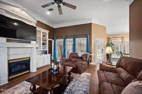 Living - 194 Holmar Dr, Brandon, MS 39047 photo 1 of 3