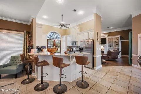 Kitchen - 194 Holmar Dr, Brandon, MS 39047 photo 1 of 3