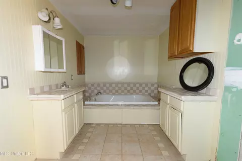 Bath - 2237 Brushy Creek Rd, Lucedale, MS 39452 photo 1 of 4