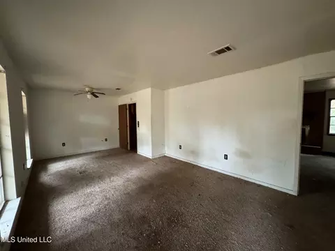 631 Tifton Dr, Jackson, MS 39212 photo 4