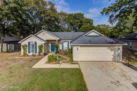 7032 Oakhurst Dr, Ocean Springs, MS 39564