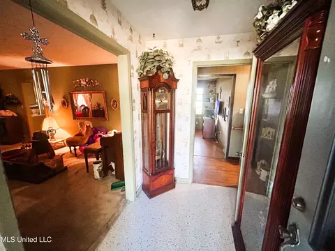 Entry Way - 1772 Cleary Rd, Florence, MS 39073 photo 3 of 5