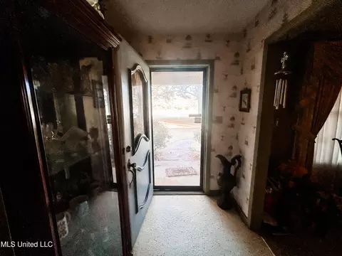 Entry Way - 1772 Cleary Rd, Florence, MS 39073 photo 1 of 5