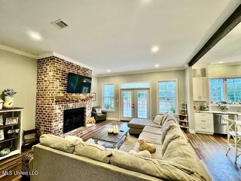 207 Pineview Dr, Lucedale, MS 39452 photo 5