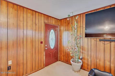 Entry Way - 124 Gus Phillips Rd, Braxton, MS 39044 photo 1 of 1