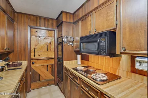 Kitchen - 124 Gus Phillips Rd, Braxton, MS 39044 photo 7 of 7