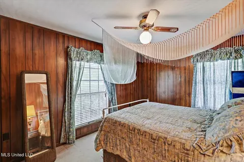 Bedroom - 124 Gus Phillips Rd, Braxton, MS 39044 photo 3 of 3