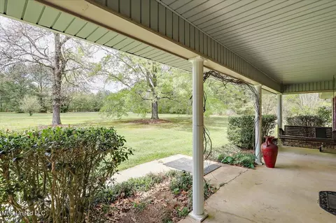Exterior - 124 Gus Phillips Rd, Braxton, MS 39044 photo 5 of 9