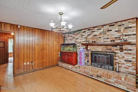 Living - 124 Gus Phillips Rd, Braxton, MS 39044 photo 2 of 2