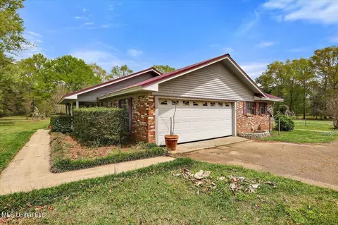 Other - 124 Gus Phillips Rd, Braxton, MS 39044 photo 2 of 10