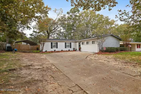 532 Bellevue St, Clinton, MS 39056