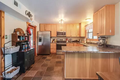 Kitchen - 142 Daniels Way, Saucier, MS 39574 photo 4 of 4