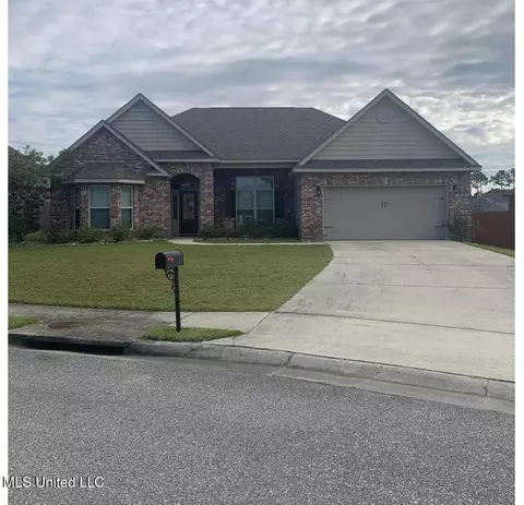 18229 Fraser Dr, Gulfport, MS 39503