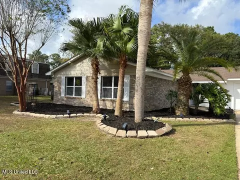3221 Nottingham Rd, Ocean Springs, MS 39564