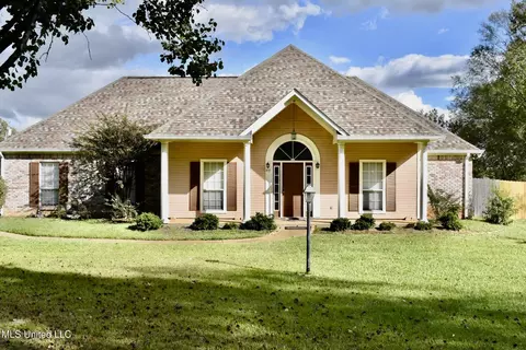 305 Wildwood Blvd, Jackson, MS 39212
